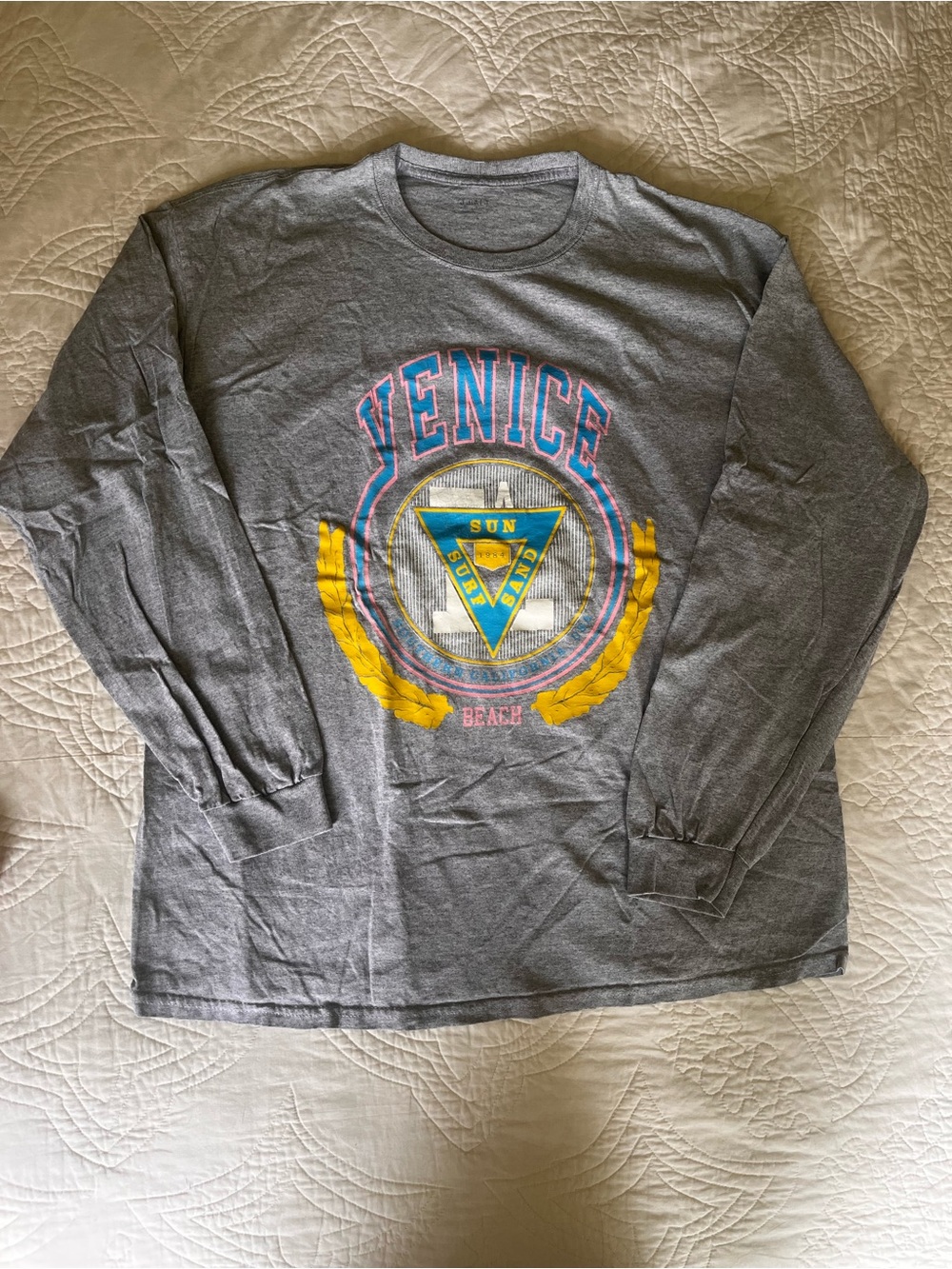 “Venice Beach” Long Sleeve Tee. Gray. No Size